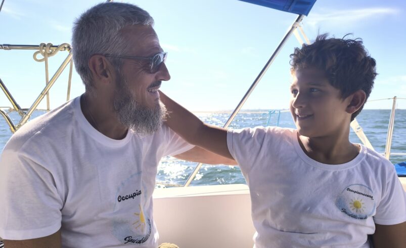 Occupiamocene in barca a vela, l’esperienza tra acqua e vento al Porto di Ostia